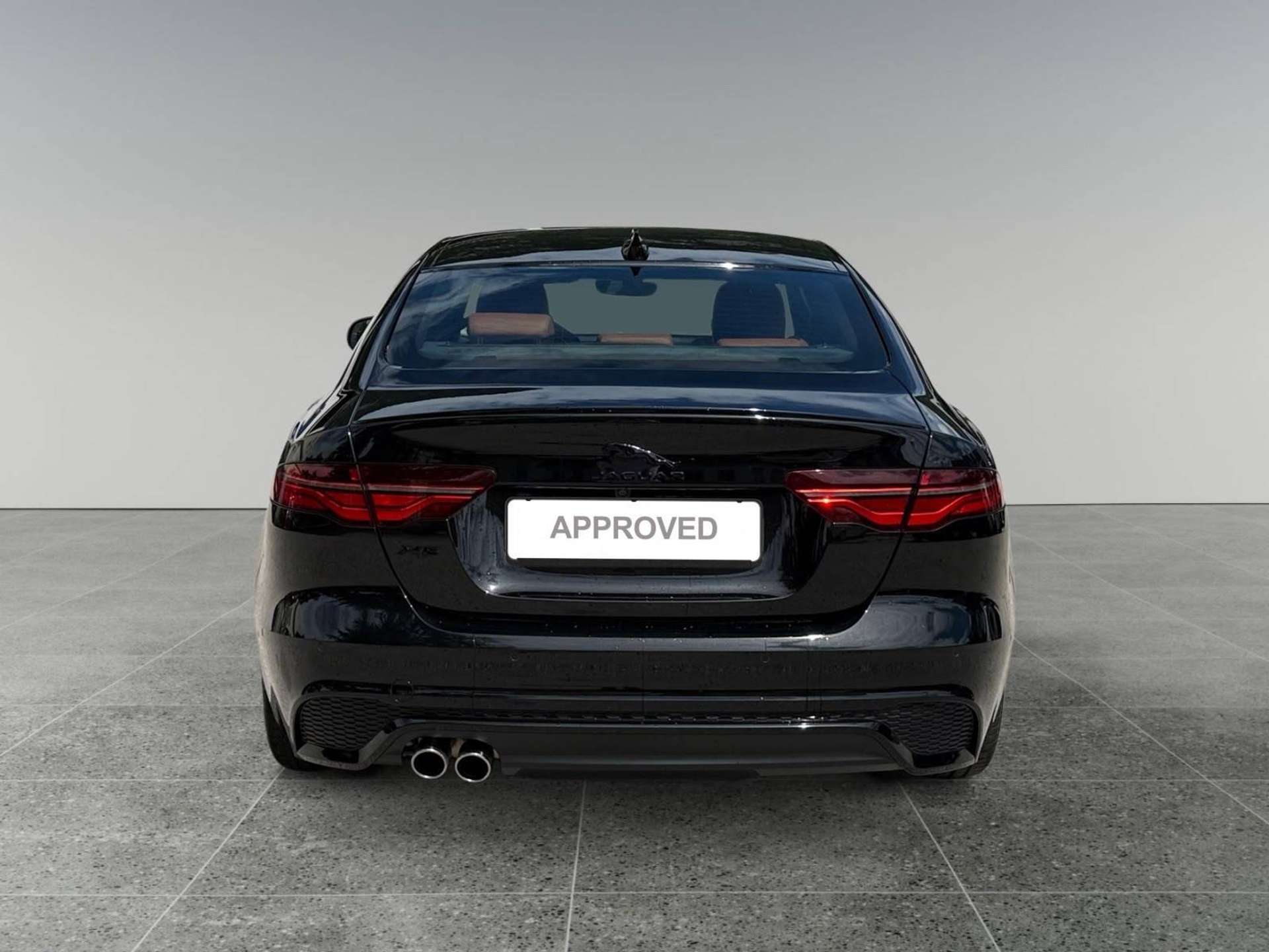 Jaguar XE  XE 2.0d i4 mhev R-Dynamic Black rwd 204cv auto