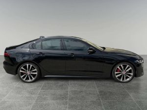 Jaguar XE XE 2.0d i4 mhev R-Dynamic Black rwd 204cv auto
