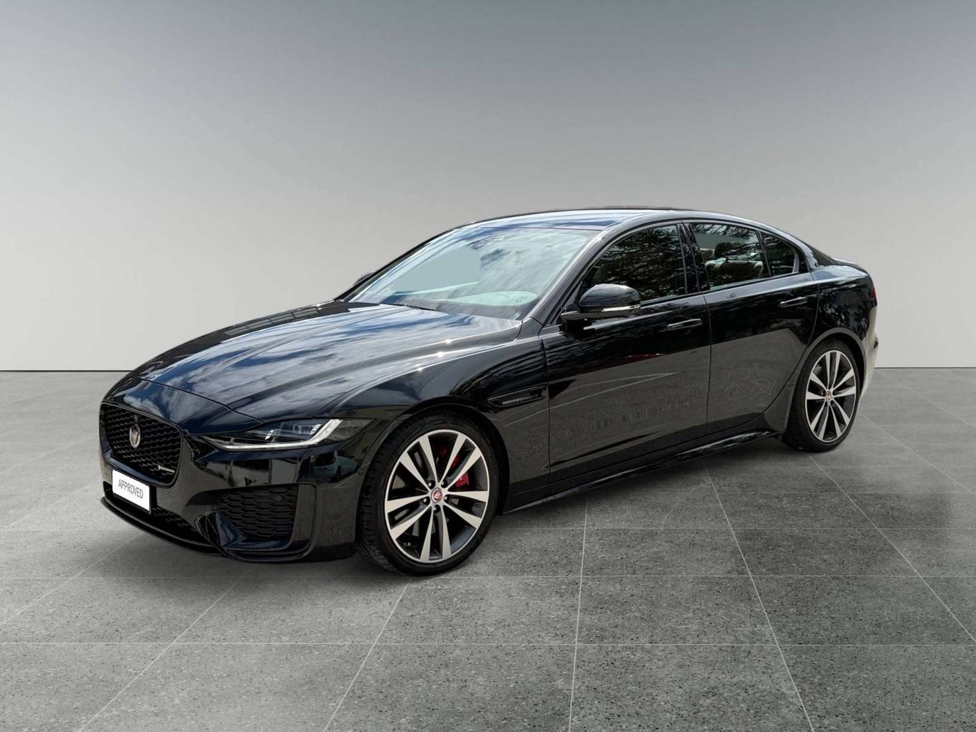 Jaguar XE XE 2.0d i4 mhev R-Dynamic Black rwd 204cv auto