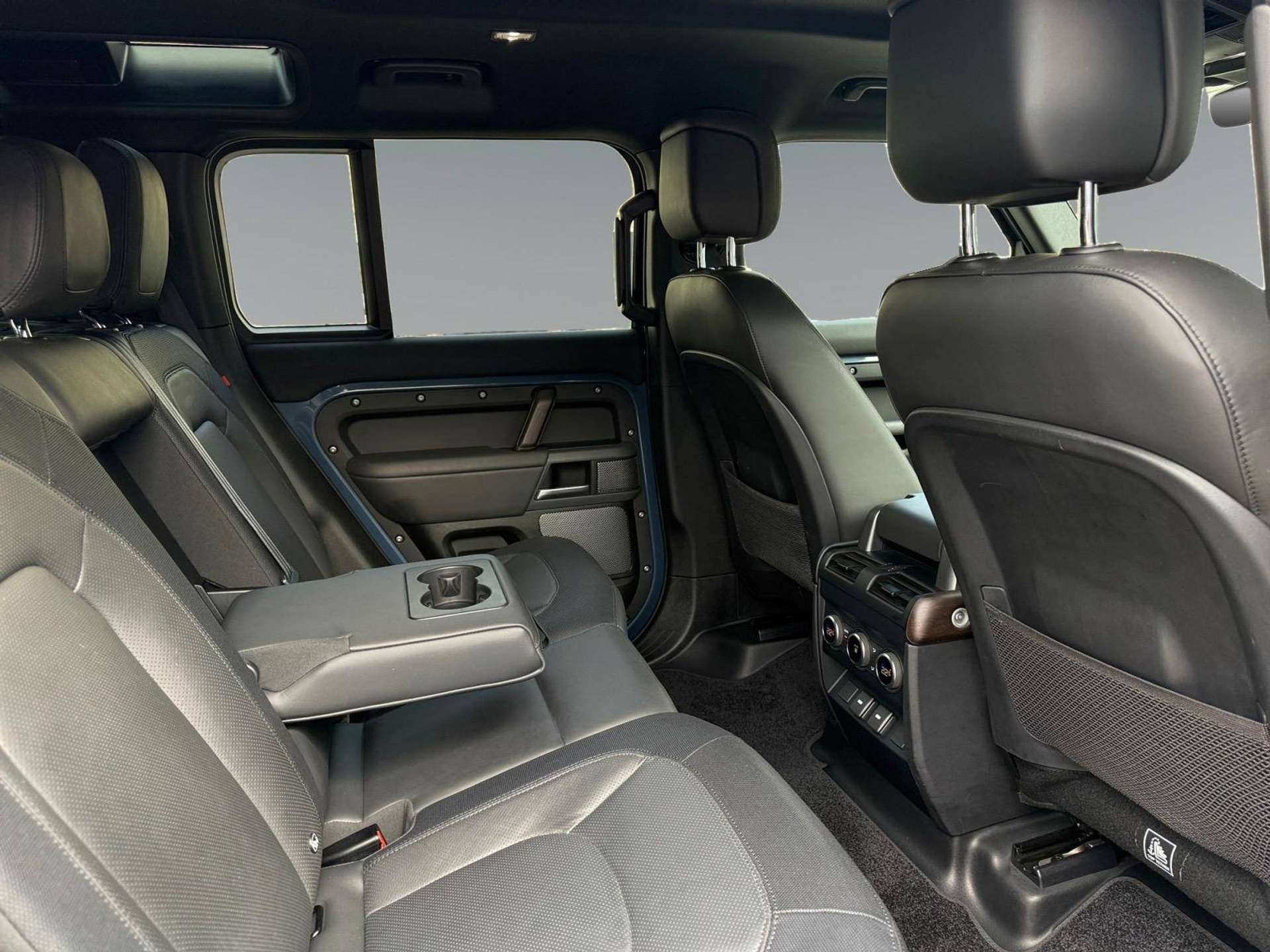 Land Rover Defender  3.0d i6 mhev X-Dynamic SE 200cv