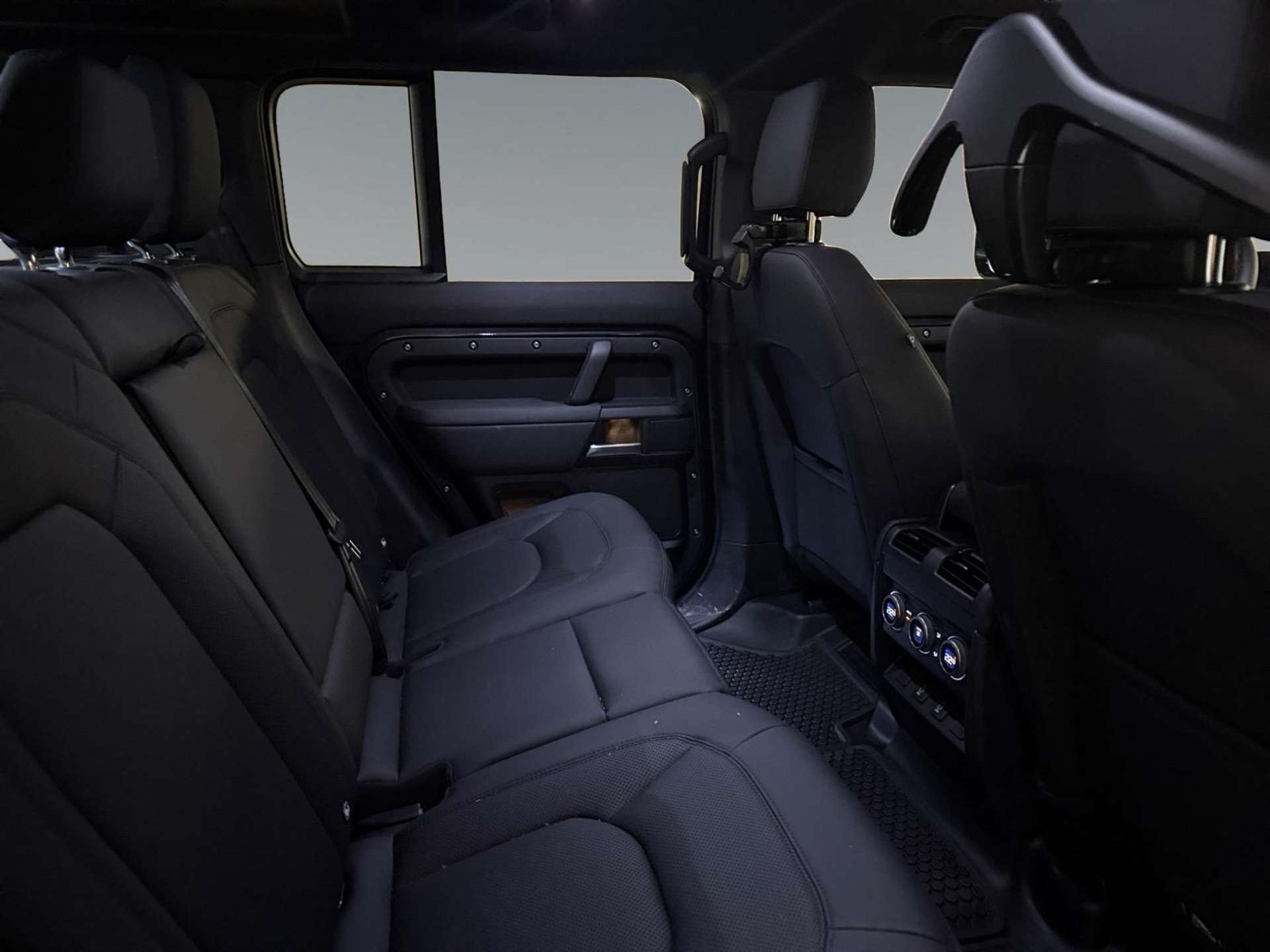 Land Rover Defender  3.0d X-Dynamic SE 200 cv